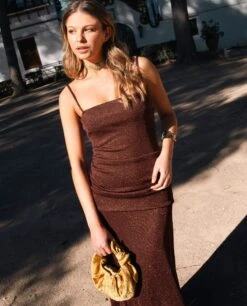 VESTIDO MARTINA · BURDEOS -[品牌] Ventas THE-ARE vestido midi burdeos escote palabra honor mujer invitada 3