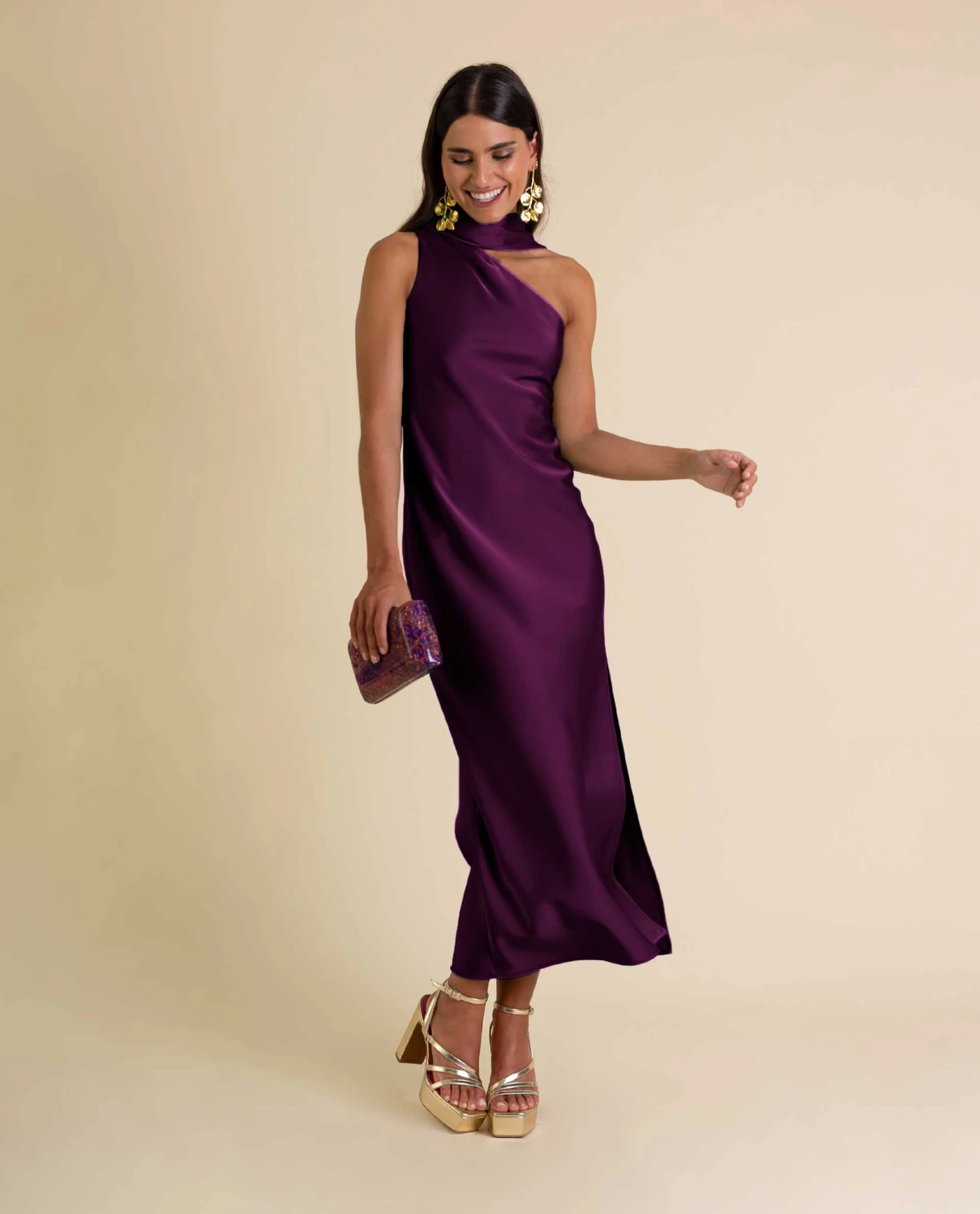 VESTIDO MRS. ABRIL · CIRUELA 1 VESTIDO MRS. ABRIL · CIRUELA