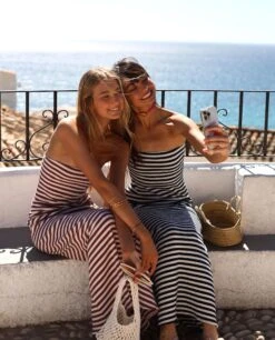 VESTIDO GOOD FEELINGS · AZUL -[品牌] Ventas THE-ARE vestido midi estampado rayas azules marino palabra honor mujer the are 1 3c429086 7fca 4655 b7e0 cdf4595491b8