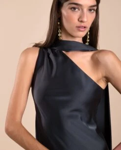 VESTIDO MRS. ABRIL · GRIS -[品牌] Ventas THE-ARE vestido midi gris asimetrico lazada cuello eventos mujer the are eci img 4