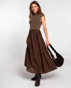 VESTIDO BECOMING HER · MARRÓN -[品牌] Ventas THE-ARE vestido midi marron cuerpo de punto falda larga mujer the are eci img 1 scaled