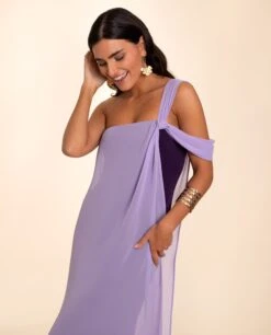 VESTIDO ALMERÍA · MORADO Y LILA -[品牌] Ventas THE-ARE vestido midi morado lila escote bardot asimetrico gasa eventos mujer the are 1