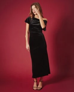 VESTIDO KEEP CLOSE · NEGRO