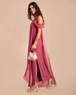 VESTIDO ALMERÍA · BLUSH -[品牌] Ventas THE-ARE vestido midi rosa escote bardot gasa asimetrico eventos mujer the are eci img 2