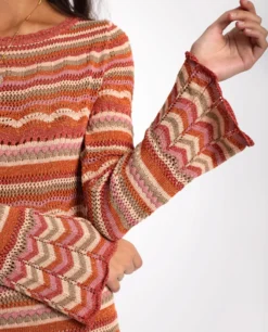 VESTIDO MY HAPPY PLACE · KNIT -[品牌] Ventas THE-ARE vestido mini punto tejido cuello redondo mangas acampanadas mujer the are eci img 4 scaled