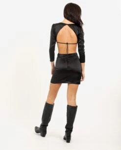 VESTIDO NIGHT SECRETS · NEGRO -[品牌] Ventas THE-ARE vestido negro corto abertura espalda mujer the are eci img 3