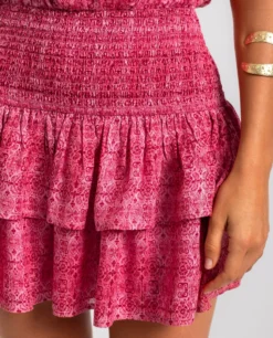 VESTIDO LIVIN FULLY · ESTAMPADO -[品牌] Ventas THE-ARE vestido rosa estampado escote asimetrico mujer the are eci img 4 scaled